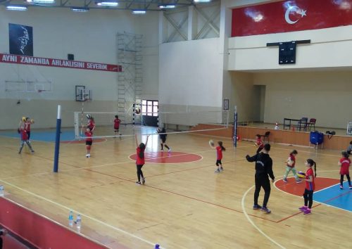 Voleybol spor okulu çalışması