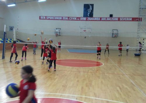 Voleybol spor okulu çalışması