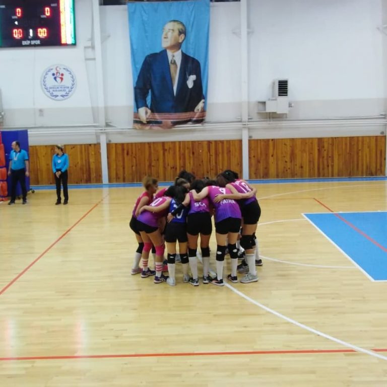 Avcılar Tanyıldızı voleybol oyunlarının maç esnası